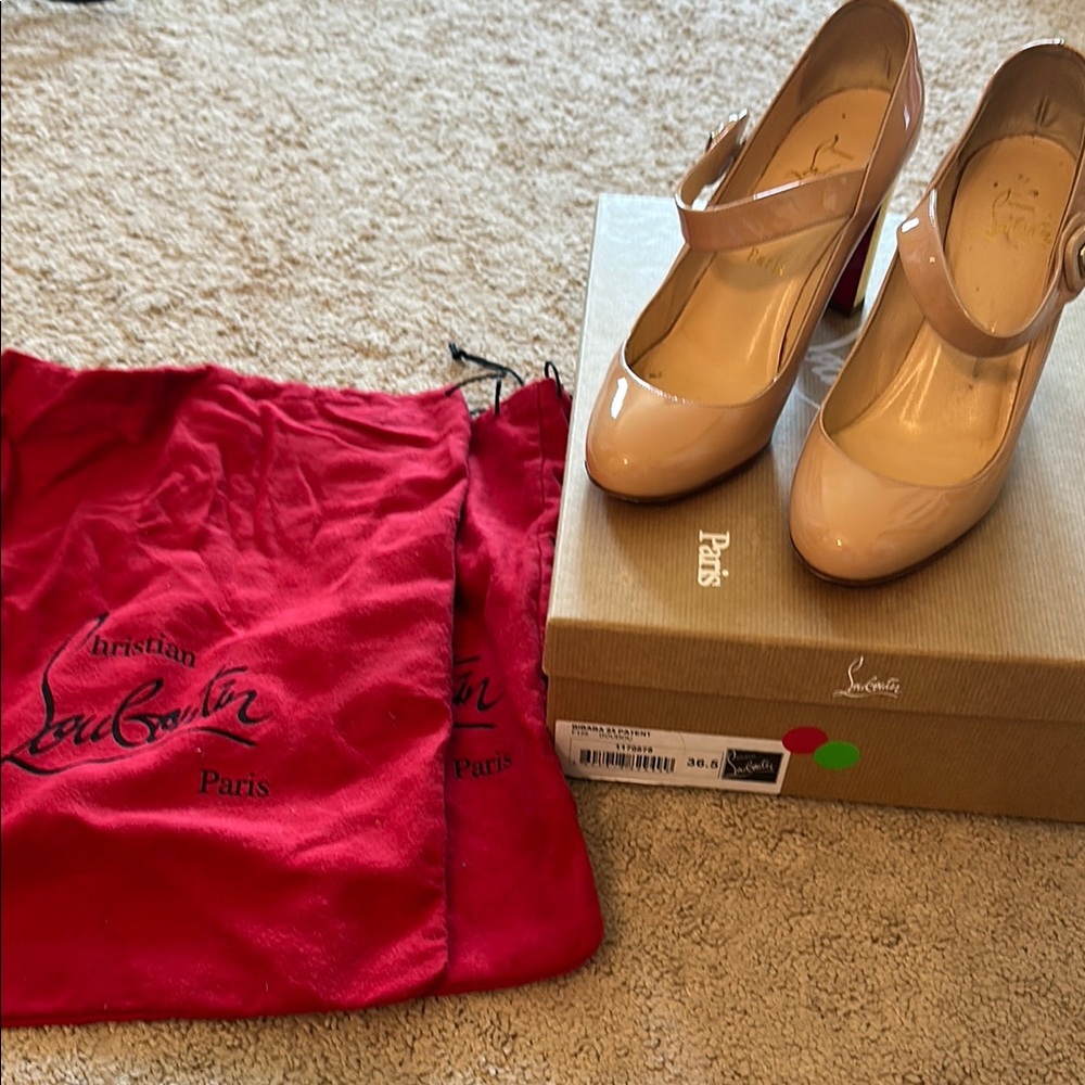 Christian Louboutin Cream Heels Elegant Leather Pumps